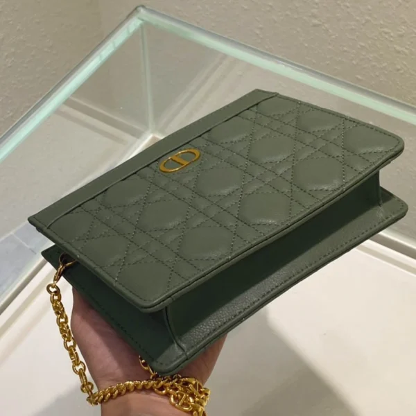 CARO woc zipped clutch size:19x14x3 model:5106