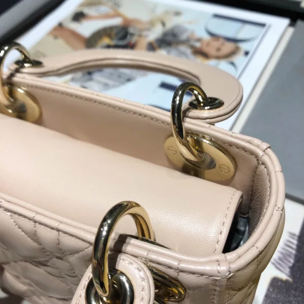 Classic size:17155cm with colour: pink