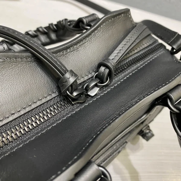 Balenciag* Neo Classic biker bag Size: 1993 Size: 13.5*18*7.5*12cm