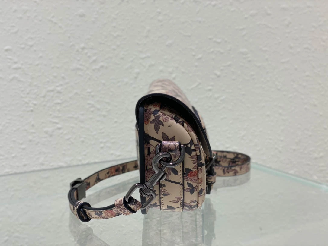 i0e36add379a3bcc1417368d7c0027826