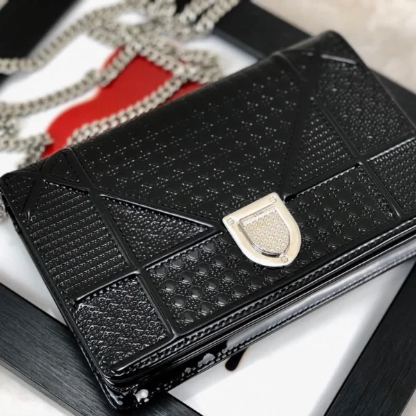 Diorama Woc Chain Bag Size: 19cm