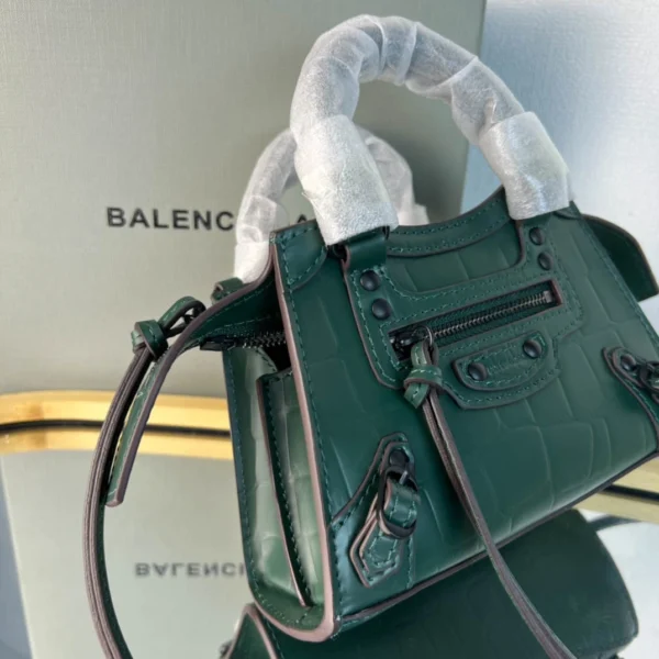 Balenciag* Neo Classic Casual Bag Size: 18cm