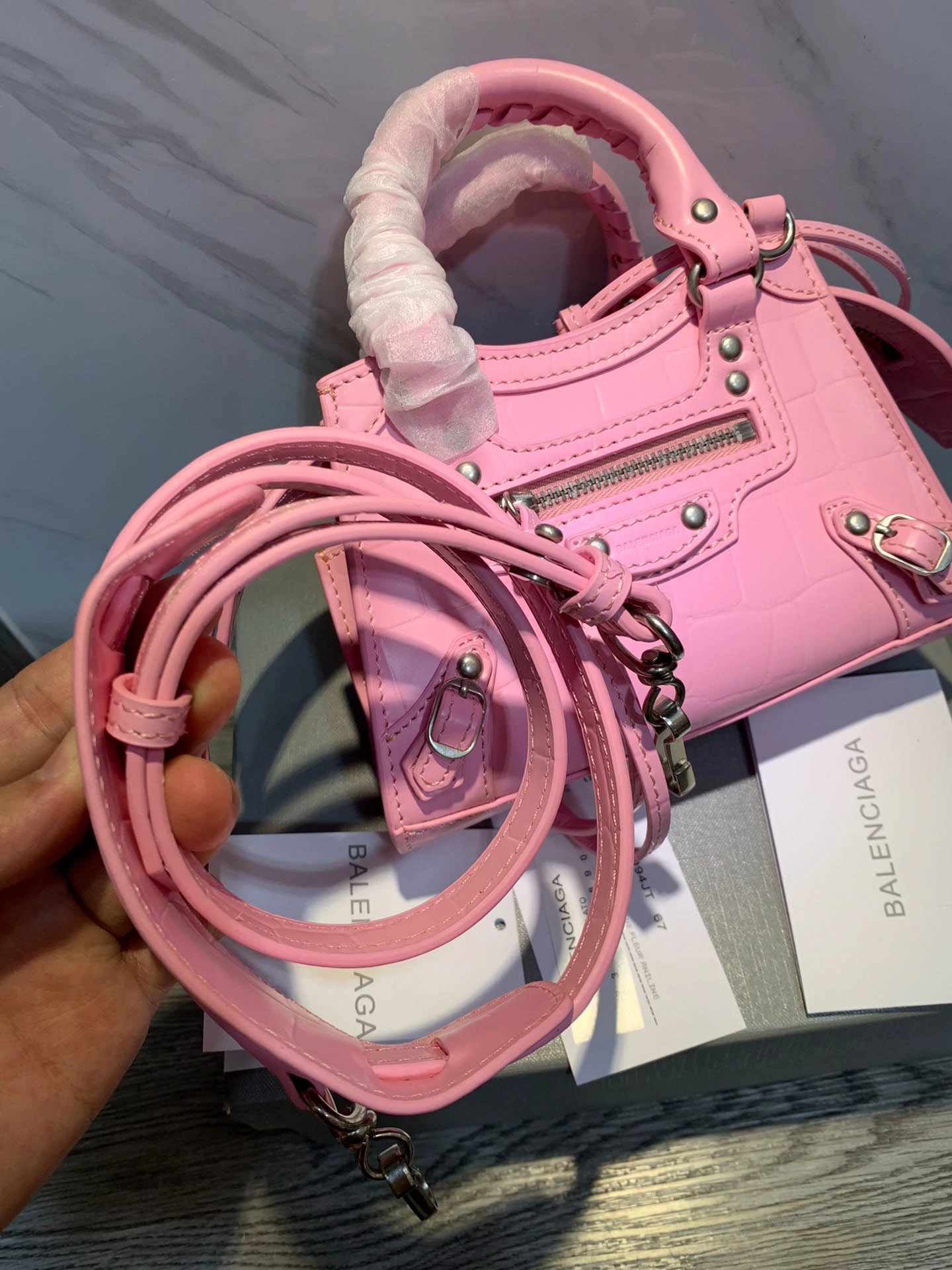 i23950972b876a89c5bcede67a70ef285