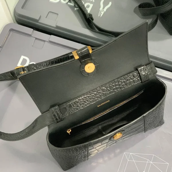 Model: 671355 Size: 25.5x6x16cm