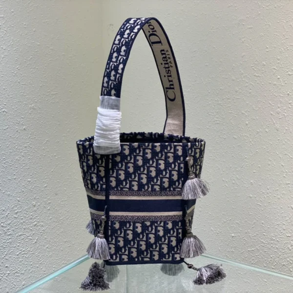 BUBBLE Bucket Bag Size:16 x 25 x 16 cm