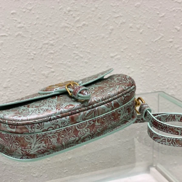 Bobby East-West bag Size 22cmx13x5