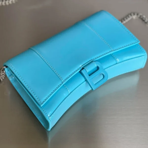 Balenciag Model: 199 Size: 19X12X5cm