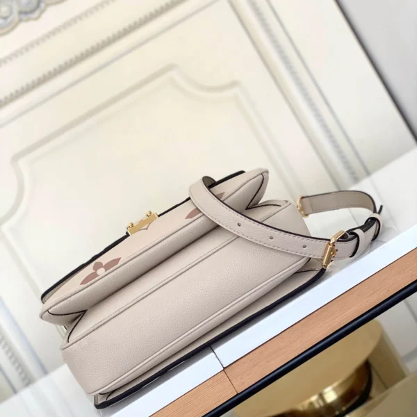 Louis Vuitton size: 25x19x7cm