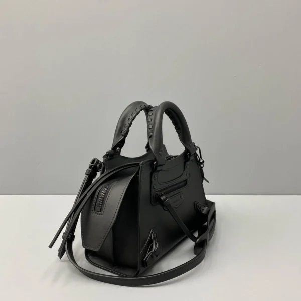 Model: 1992 Size: 16.5*22*9*14.5cm