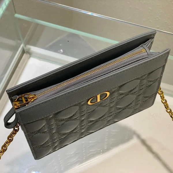 CARO woc zipped clutch bag Size:19x14x3 Model:5106