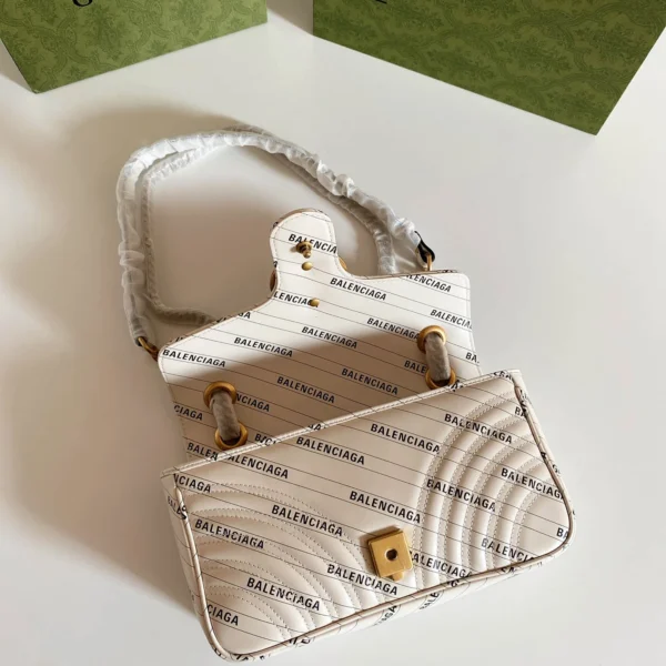 Parisienne Model: 443497 Size: 26*15.5*6cm