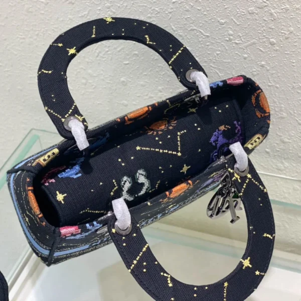 Lady D-Lite Tanabata 5 compartment embroidery Size: 24 x 20 x 11 cm