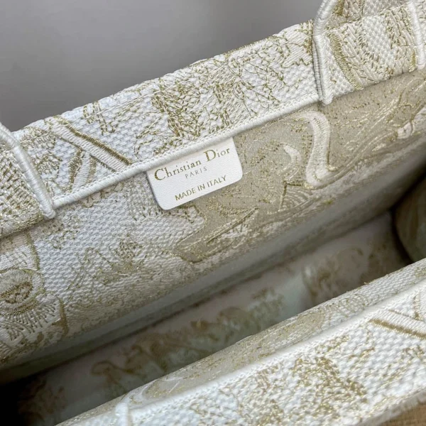 Book Tote Collection Size: 41.5cm 36cm 22cm