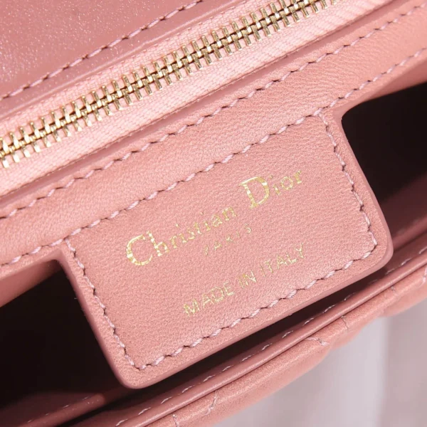 Caro Collection Handbag Size: 28x17x9CM