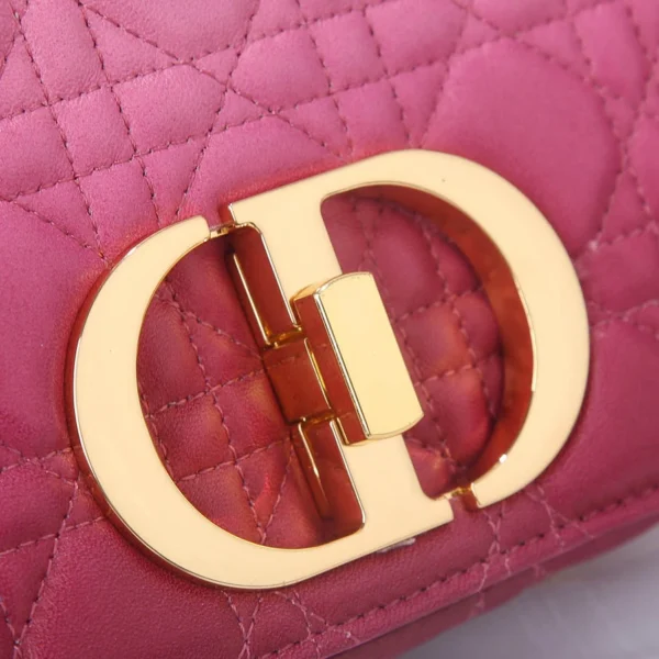 Gradient Caro Handbag Size:20x12x7CM