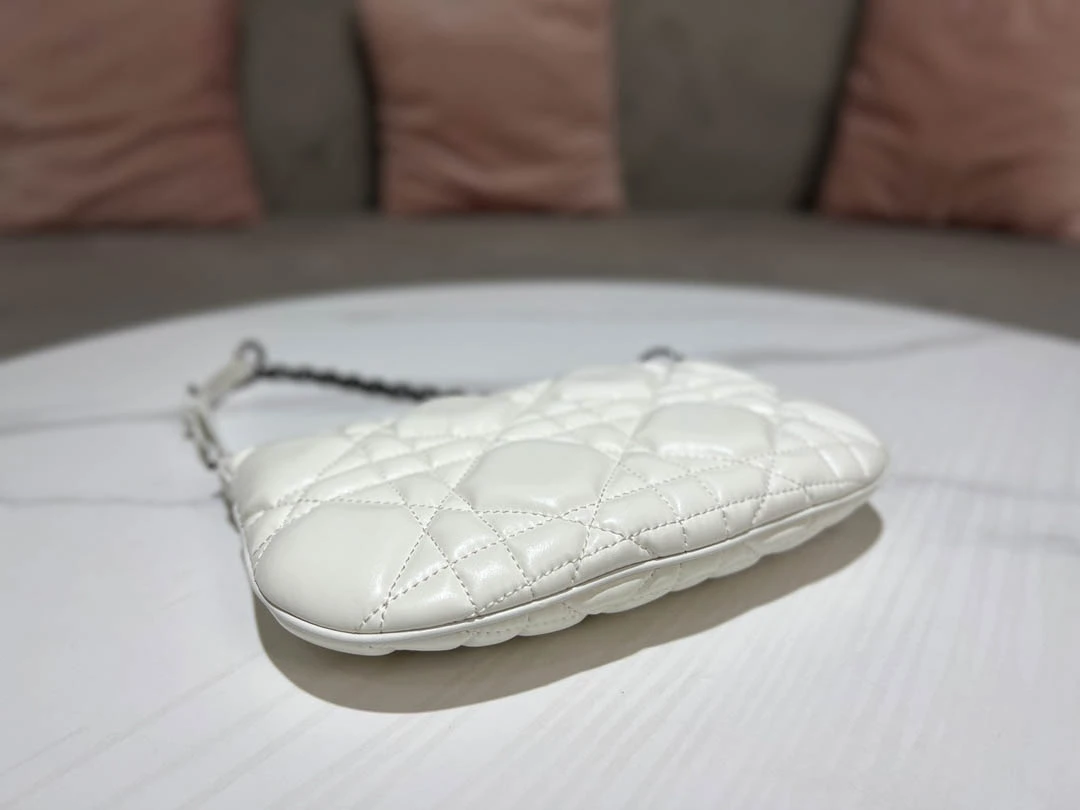 i40d5e6635f7dd46762b4cac7e590ba33