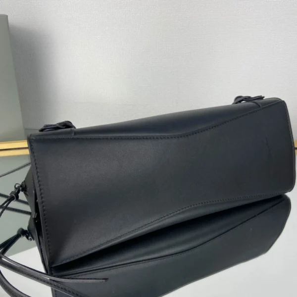 Balenciag* Neo Classic biker bag Size: 25*33*13*20cm