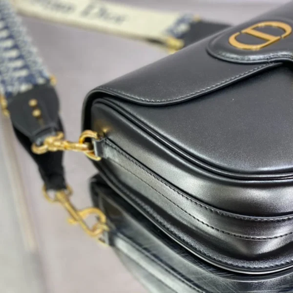 BOBBY Clutch Size: 27 x 8 cm