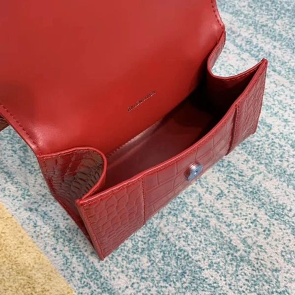 Size: 8896 Small: 19x8x21cm