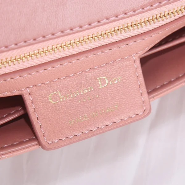 Gradient Caro Handbag Size:20x12x7cm