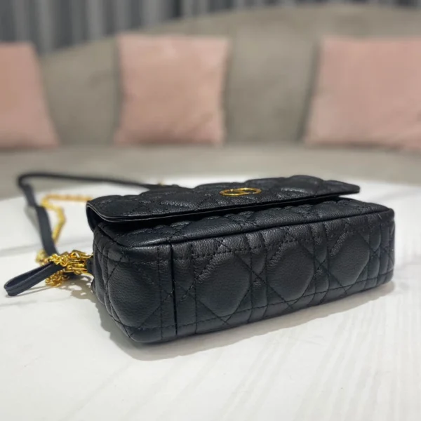 Caro Chain Clutch Bag Size:17.5*10.5*5cm