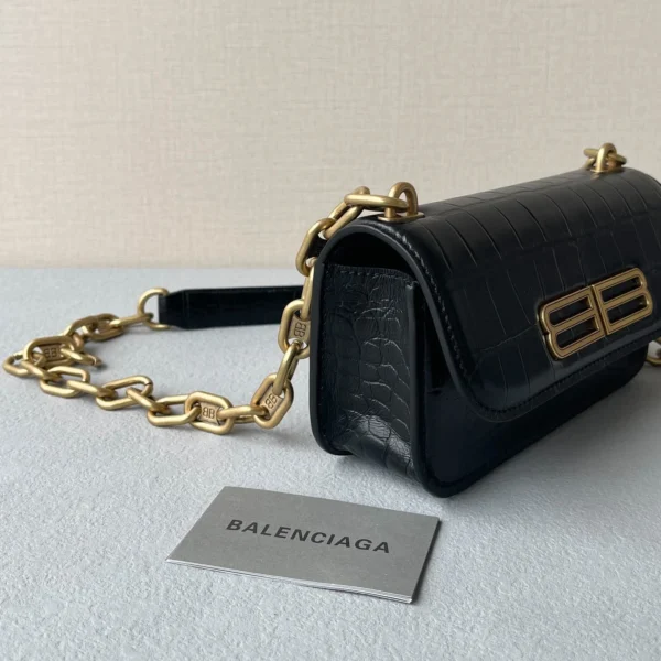 Crossbody Bags Size: 19✖️10✖️7cm