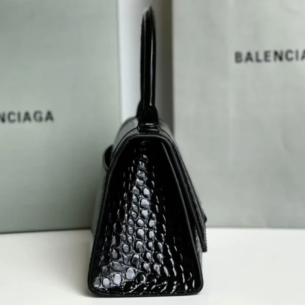 Parisian Black Model: 23x10x24cm