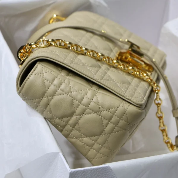 Apricot Caro Collection Size: 25.5cm