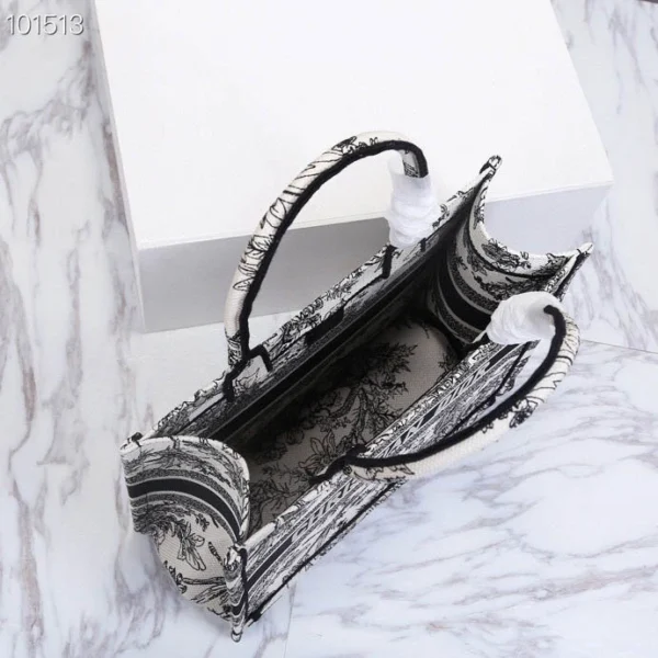 Book Tote size:36.5cm