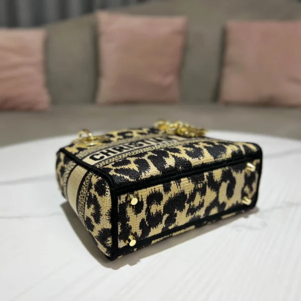 Lady D-Lite Clutch Size: 17 x 15 x 7 cm
