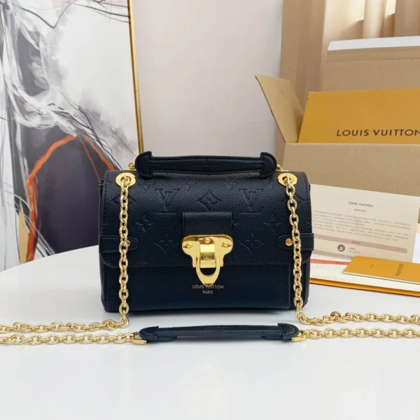 Louis Vuitton Size 21x15x8 CM