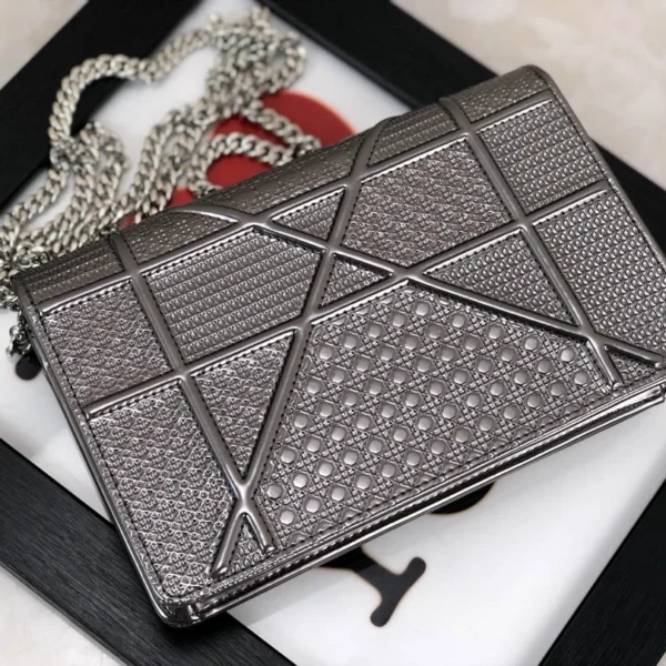 Diorama Woc Chain Bag Size: 19cm