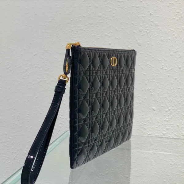 Caro Daily Clutch Size: 30cm