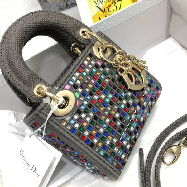 Lady Dior mini Size:12 x 10.2 x 5 cm Model:S0856