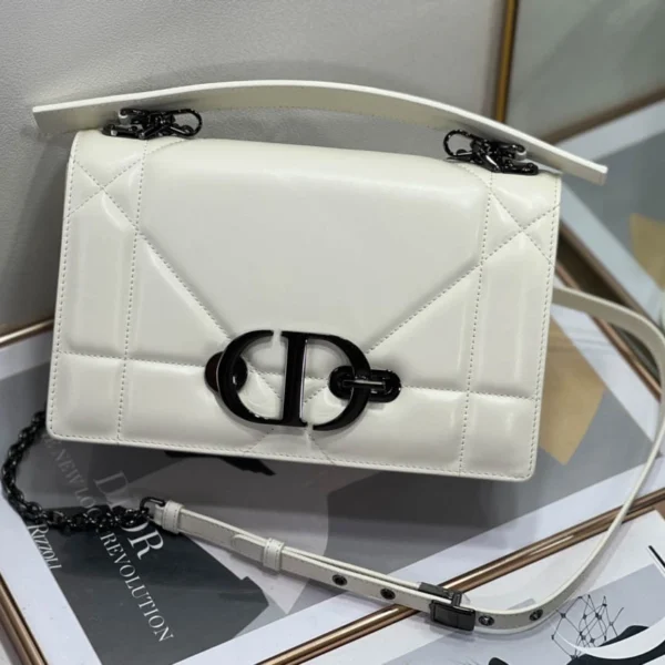 30 Montaigne Chain Clutch: 25.5cm