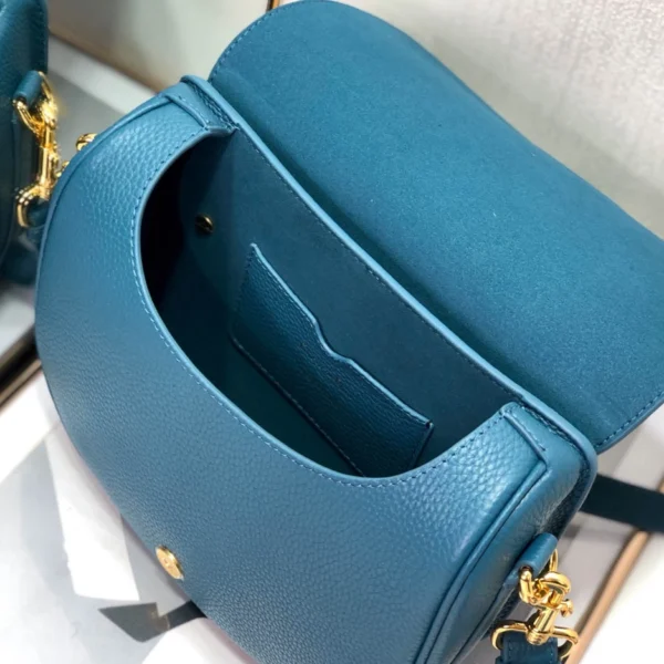 Lady Dior mini Size: 12 x 10.2 x 50cm Ref: S085686