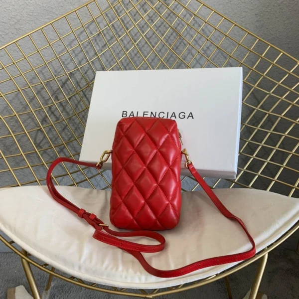 Balenciaga Big Red Model: A48