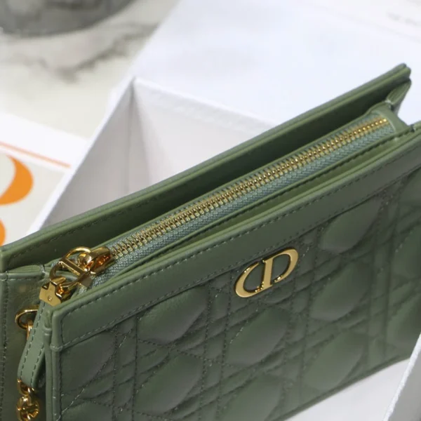 Caro Collection No. 7002 Green size: 19 x 14 x 3 cm