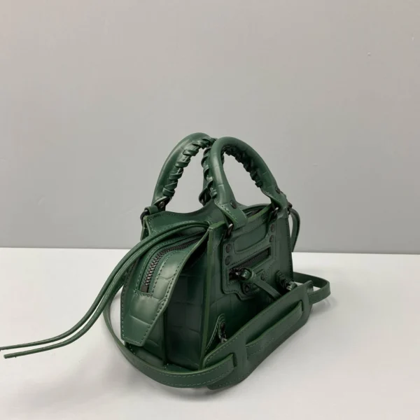 Balenciag* Neo Classic biker bag Model: 92535 Size: 40*54*21.5*34cm 25*33*13*20cm