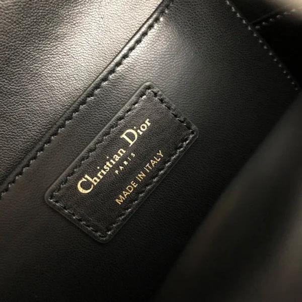 Diamond Lattice Shoulder Bag Size:16x21x8.5cm Model:M9222m