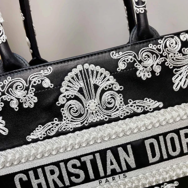 Book Tote Series Size: 41.5cm 36cm 22cm