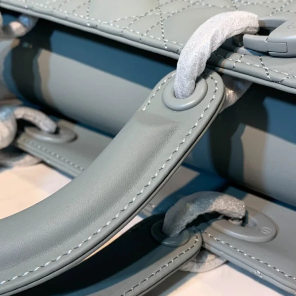 lady 24cm frosted grey Ref: M0565 Size: 24*12*20cm