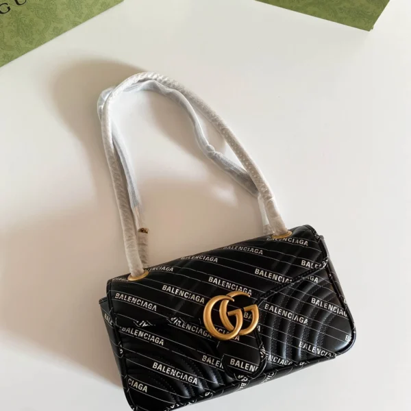 Parisienne Model: 443497 Size: 26*15.5*6cm