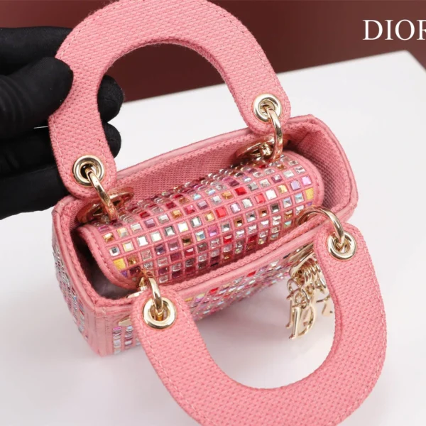 Lady Dior mini Size: 12 x 10.2 x 50cm Ref: S085686