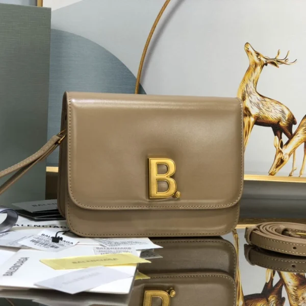 Balenciaga Model: LG-10702