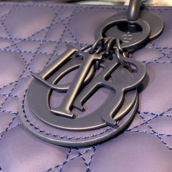 lady 24cm frosted blue Ref: M0565 Size: 24*12*20cm