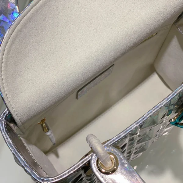 Lady Dior handbag size:20.5*8.5*17cm