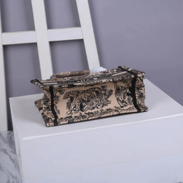 Book Tote Handbag Size:26.5cm