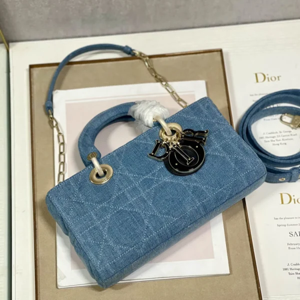 Crossover toffee bag size: 26*6*14cm Model: 0540