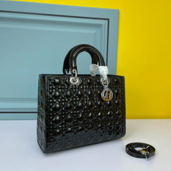 Lady Collection Daphne Seven Compartments Covered Head Size: 32*12*24